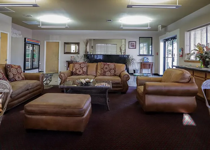 University Inn & Suites